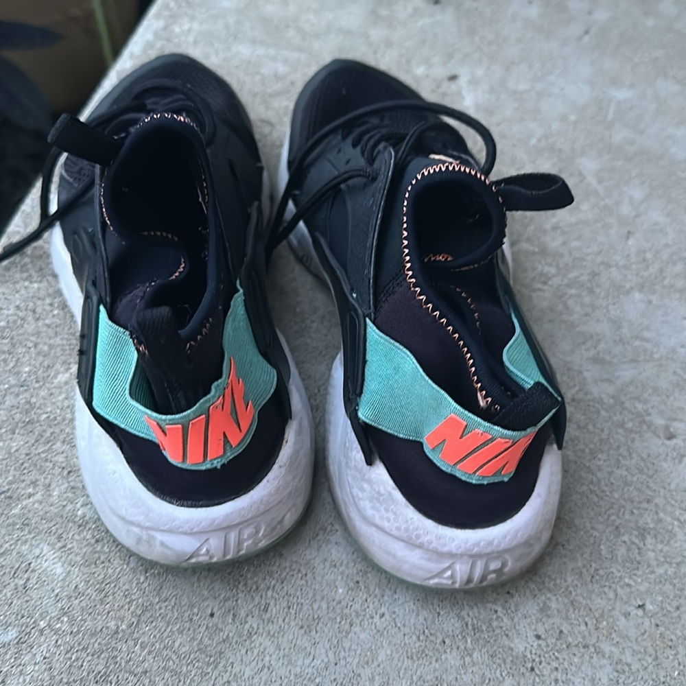 Nike Air Tennis shoes size: 7Y - Picture 3 of 5